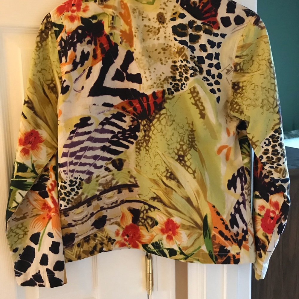 Light weight button down top - Picture 3 of 3
